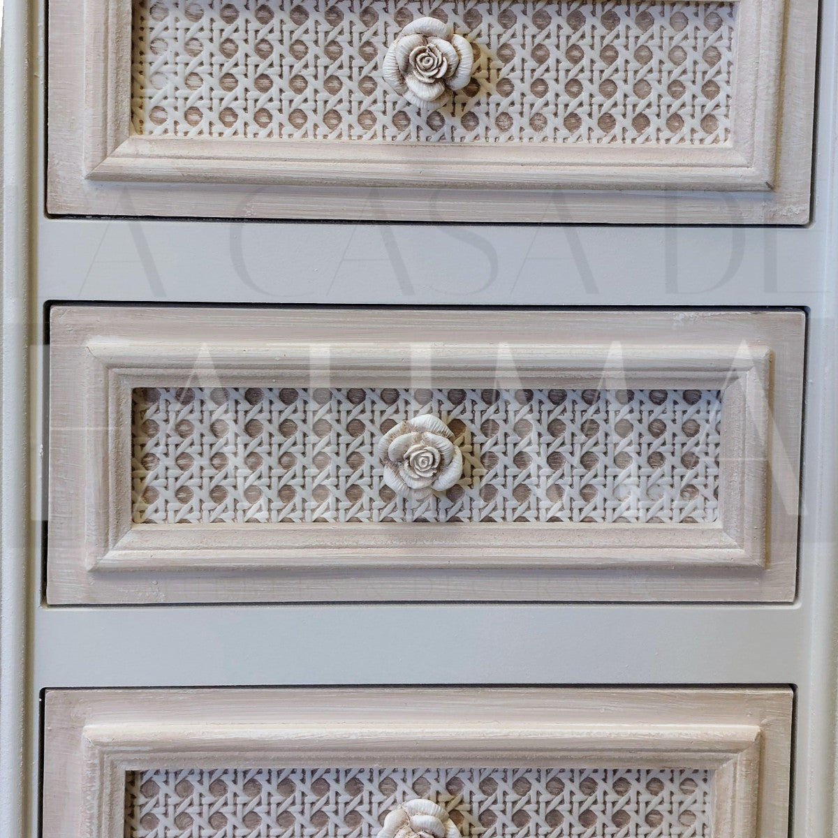 Velador Junco 3 Cajones con Rosas