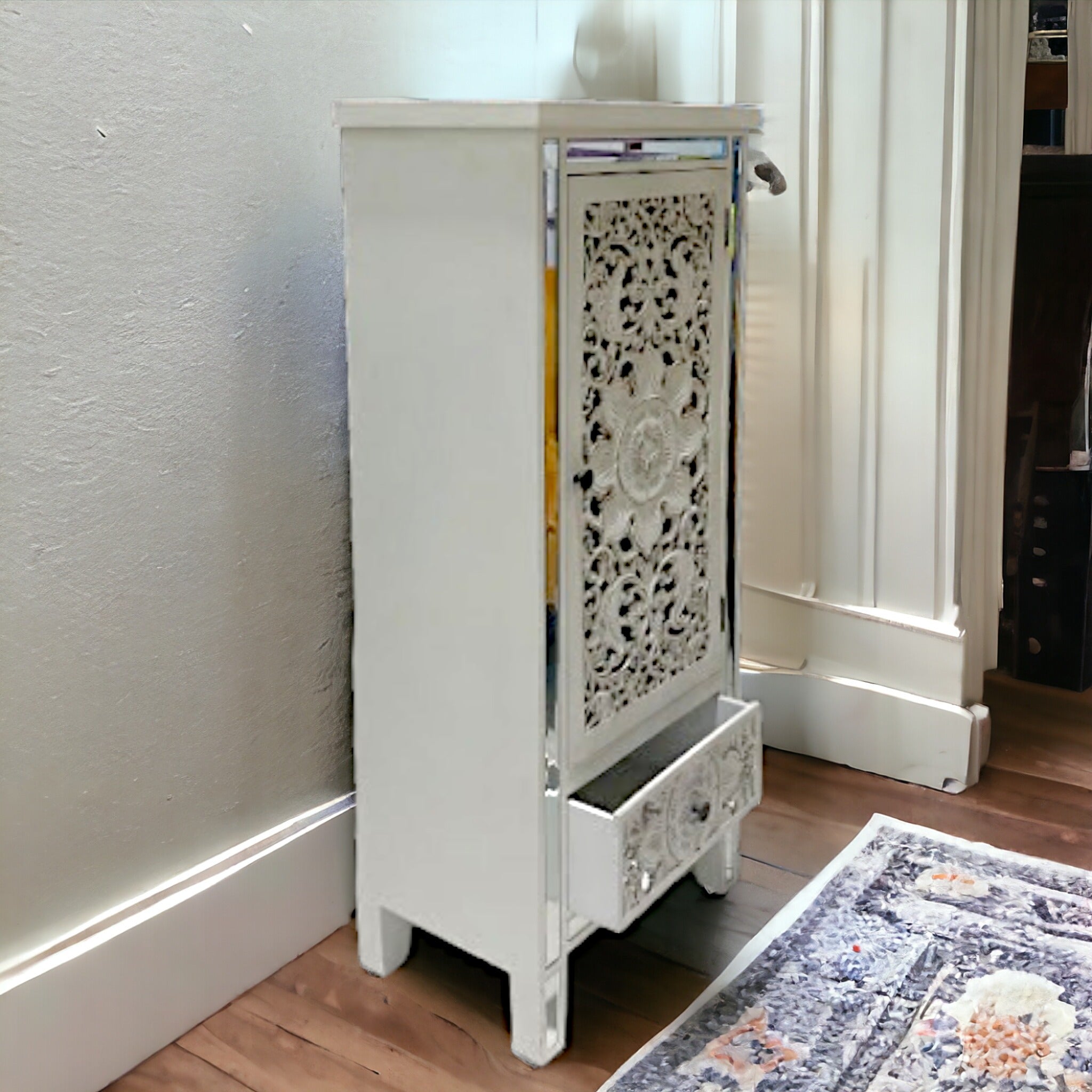 Buffet Espejado Tallado Flor 1 Puerta 1 Cajón