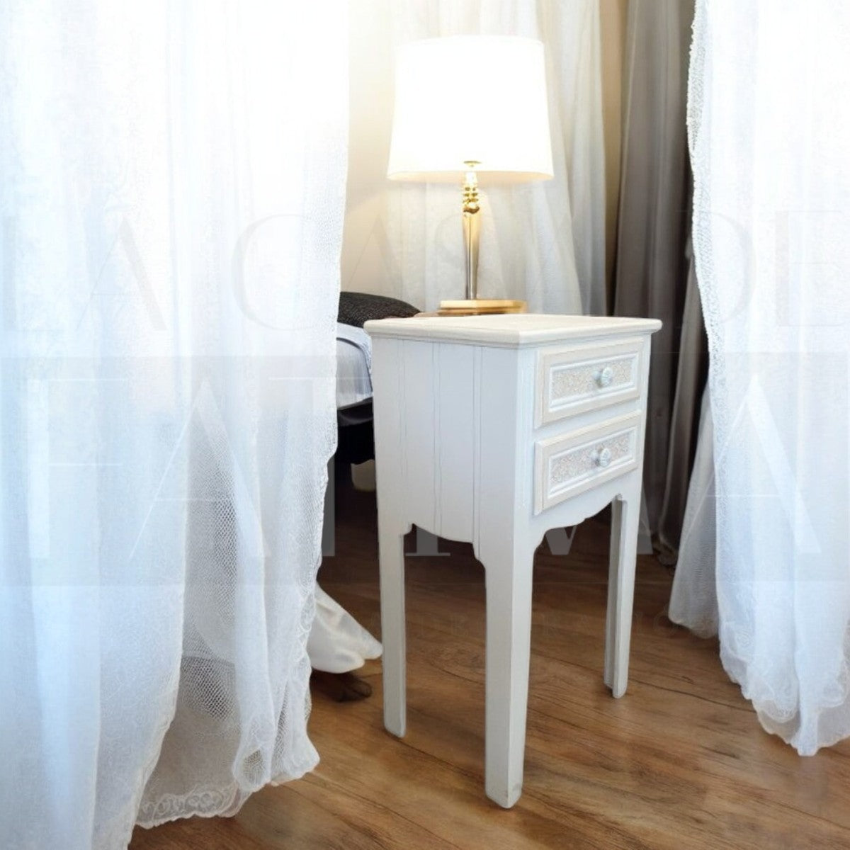 Velador Vintage 2 Cajones Tallados