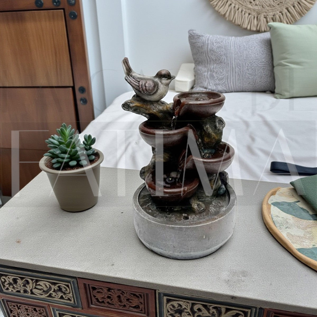 Fuente de Agua Ave, Cántaros y Luz