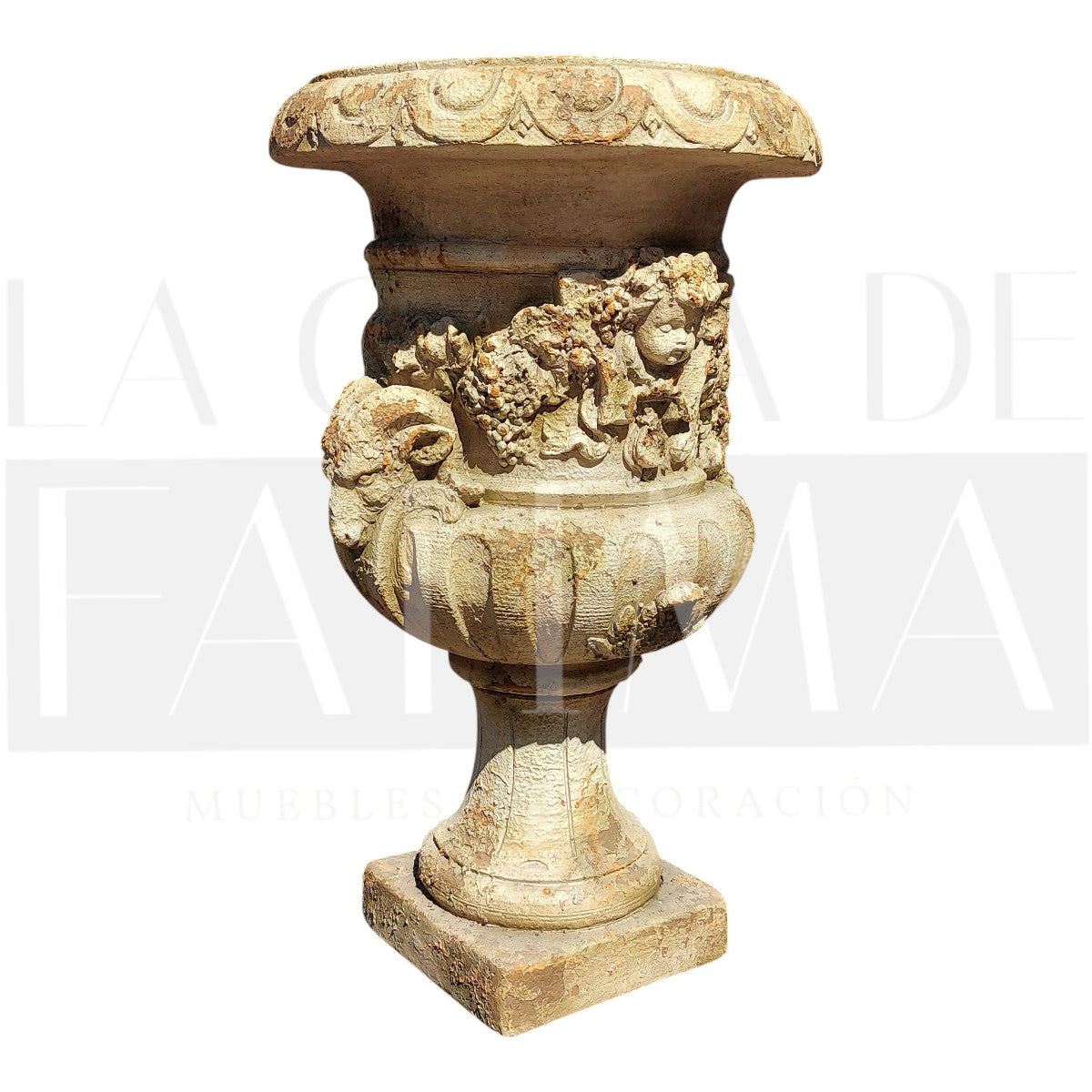 Maceta clásica con pedestal y relieves