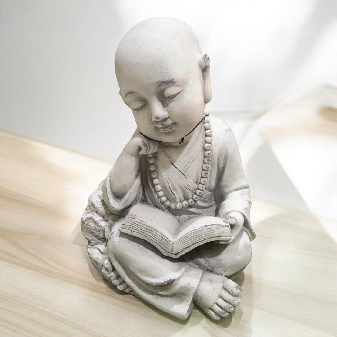 Figura Monje Budista Niño Leyendo