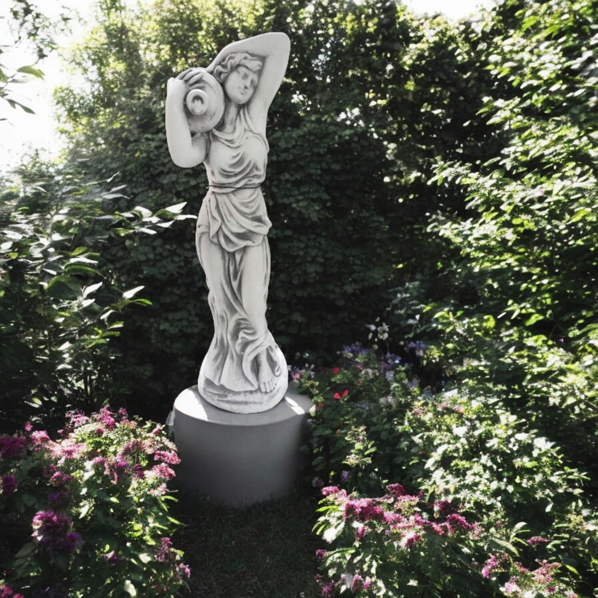 Figura Dama con Jarra