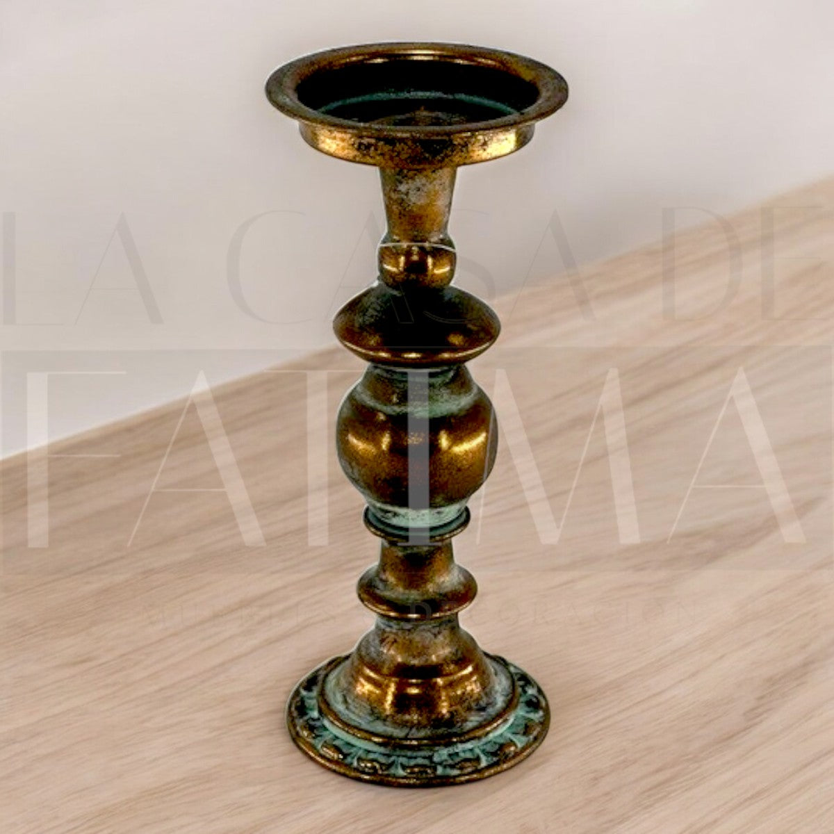 Candelabro Metálico Dorado Envejecido