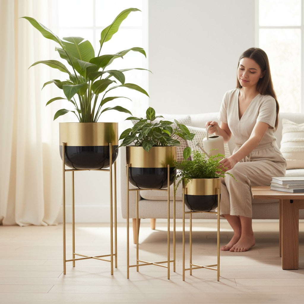 Set de 3 Macetas Metálicas con Pedestal