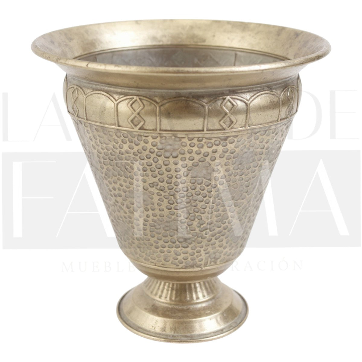 Vasija Metálica con Pedestal – 40