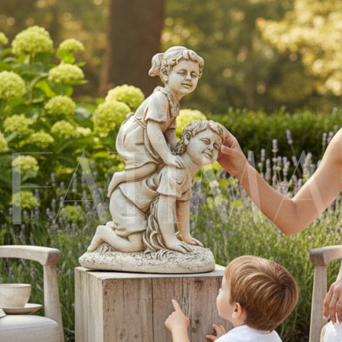 Figura Niños Jugando