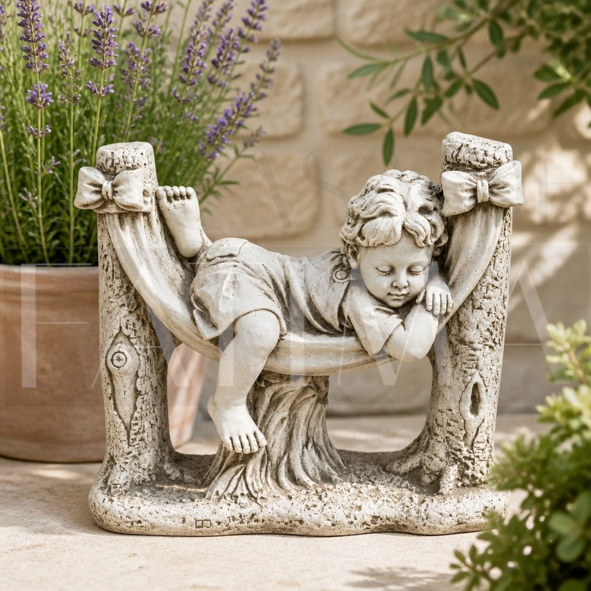 Figura Niño Dormilón en Hamaca Vintage