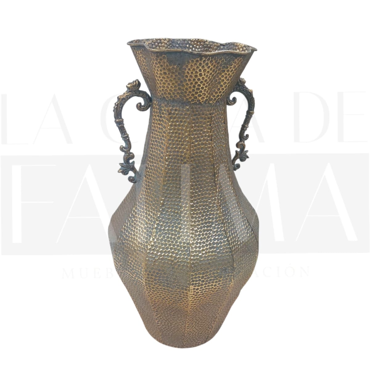 Jarrón Metálico Texturado con Asas Decorativas