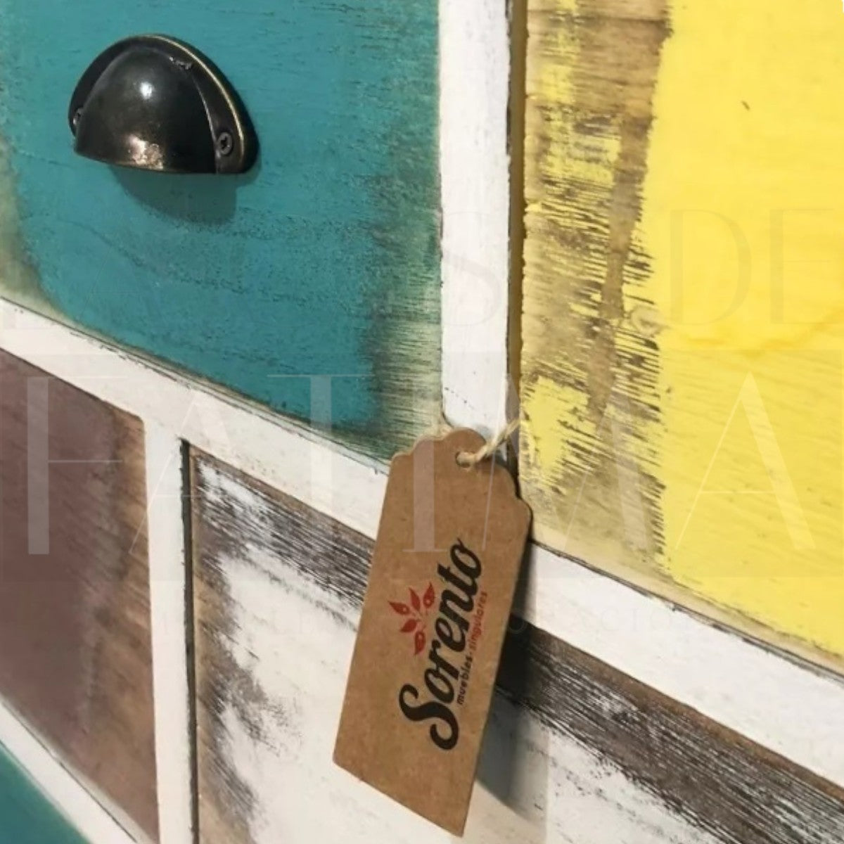 Cómoda Patinada con 7 cajones en colores