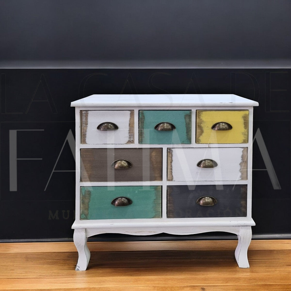 Cómoda Patinada con 7 cajones en colores