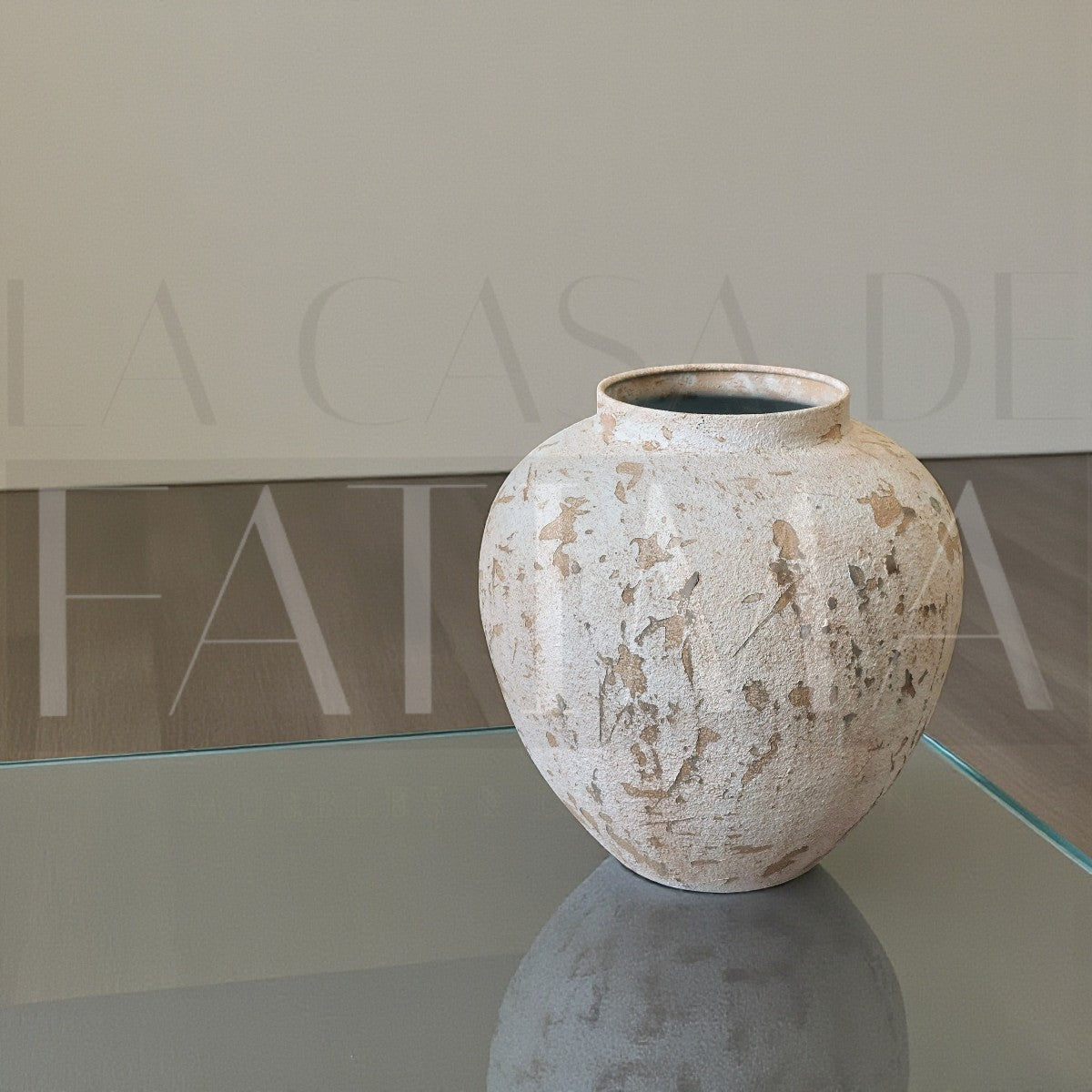 Jarrón Metálico Texturizado – Look piedra