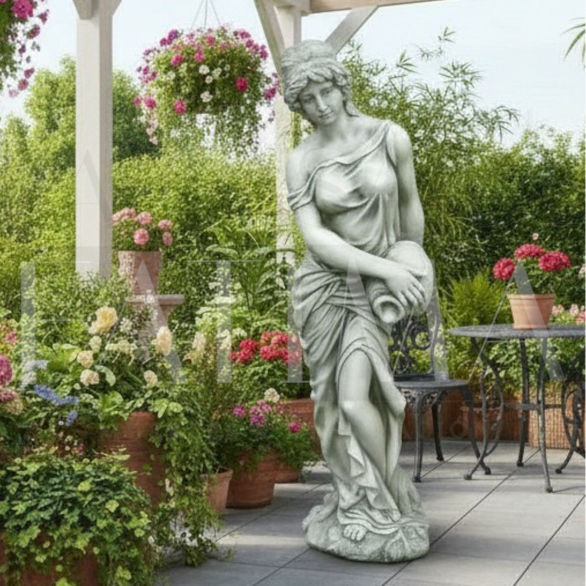 Escultura Clásica Dama con Ánfora